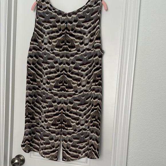 Rose & Olive Black and Gray Patterned Blouse - Picture 2 of 10